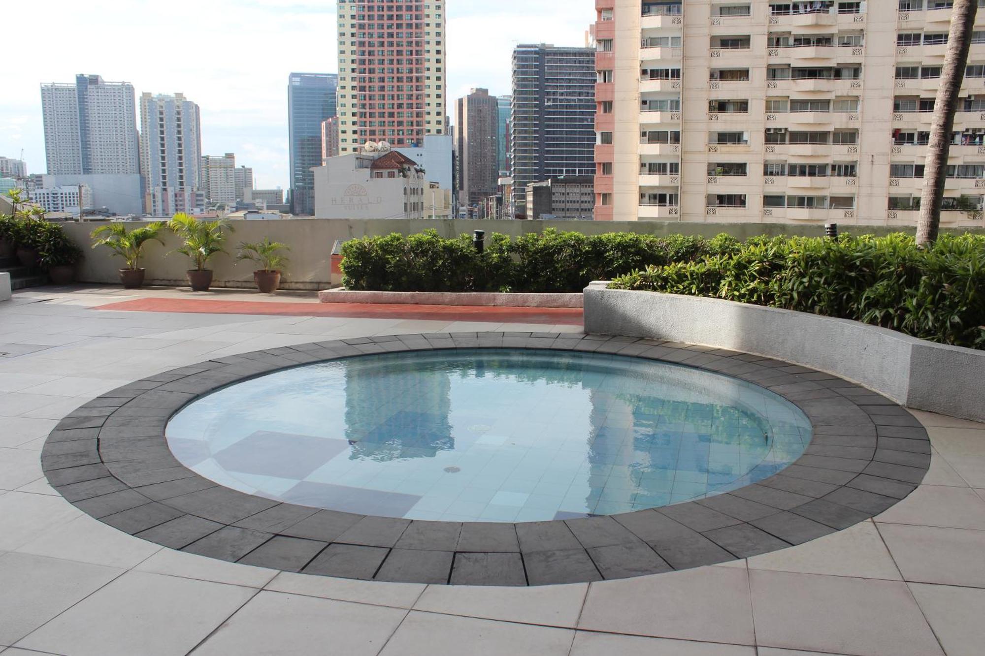 Affordable Makati Serviced Apartments Manila Eksteriør billede
